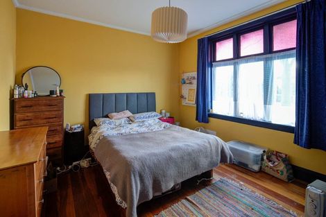 Photo of property in 126 Queens Drive, Lyall Bay, Wellington, 6022