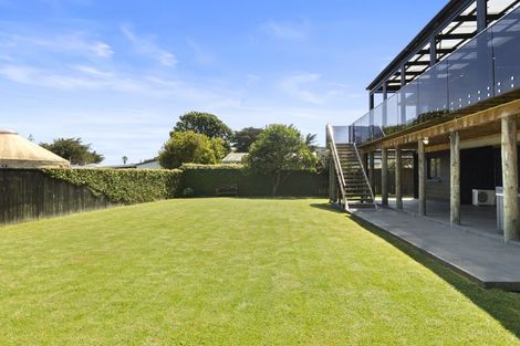 Photo of property in 10 Cottonwood Place, Kawakawa Bay, Papakura, 2585