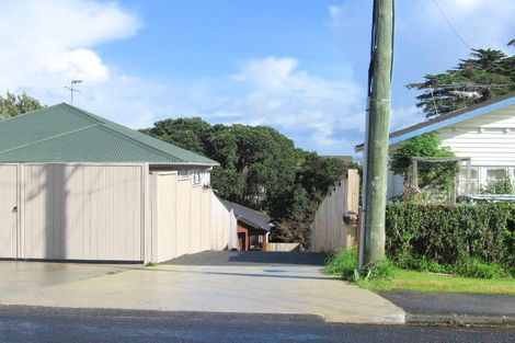 Photo of property in 79 Clovelly Road, Bucklands Beach, Auckland, 2012