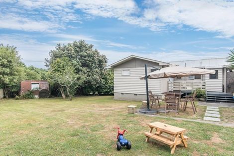 Photo of property in 40 Kaitawa Crescent, Paraparaumu, 5032