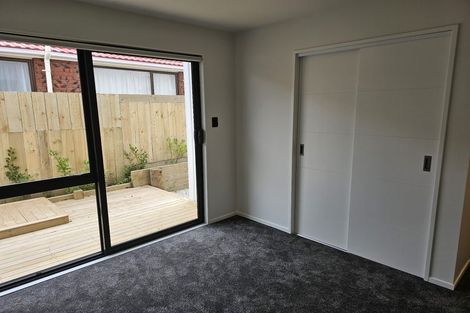 Photo of property in 2a Embling Place, Eastern Beach, Auckland, 2012