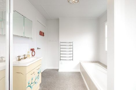 Photo of property in 55 Main Road, Titahi Bay, Porirua, 5022