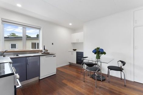 Photo of property in 33 Weymouth Street, New Plymouth, 4310