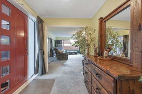 Photo of property in 17 Hillcrest Place, Avonhead, Christchurch, 8042