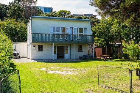 Photo of property in 17 Olsen Avenue, Mangawhai Heads, Mangawhai, 0505