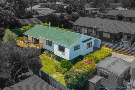 Photo of property in 1/57 Seaview Road, Glenfield, Auckland, 0629