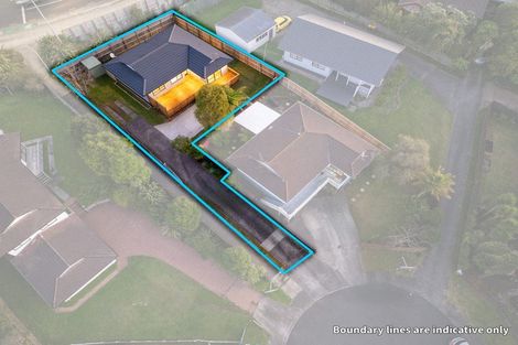 Photo of property in 2/17 Landsdale Place, Massey, Auckland, 0614