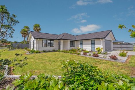 Photo of property in 110 Kupe Drive, Whitianga, 3510