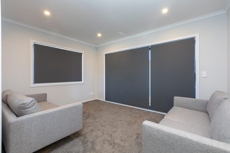 Photo of property in 3 Hillview Crescent, Paparangi, Wellington, 6037