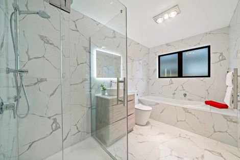 Photo of property in 11 Tawapou Close, Massey, 0614