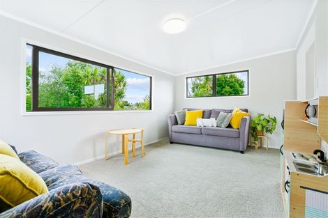 Photo of property in 13 Hewlett Road, Massey, Auckland, 0614
