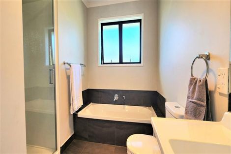 Photo of property in 2 Bibby Street, Waipawa, 4210