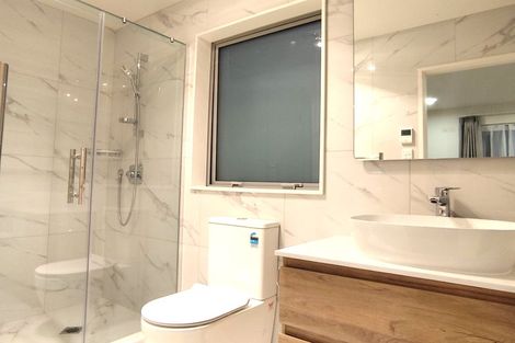 Photo of property in 24 Vanbrugh Place, Bucklands Beach, Auckland, 2014