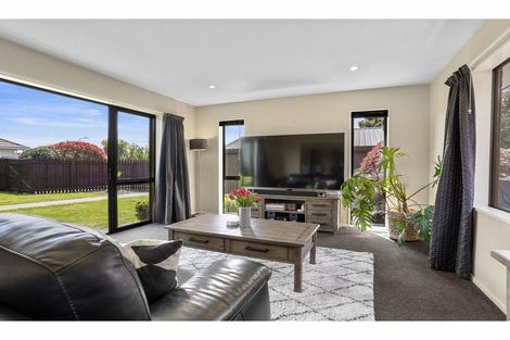 Photo of property in 19 Canon Stack Place, Kaiapoi, 7630