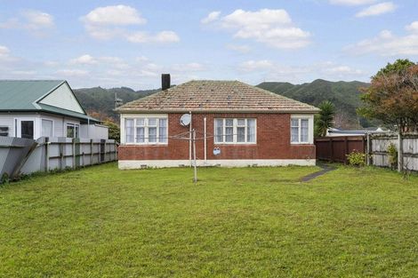 Photo of property in 1 Wood Grove, Naenae, Lower Hutt, 5011