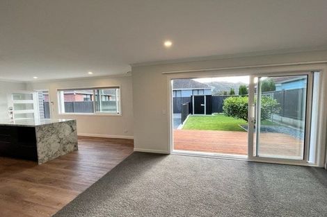 Photo of property in 108a Strand Crescent, Naenae, Lower Hutt, 5011