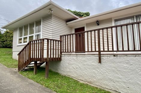 Photo of property in 229 Wairau Road, Totara Vale, Auckland, 0627