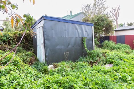 Photo of property in 21 Atkinson Street, Woodville, 4920