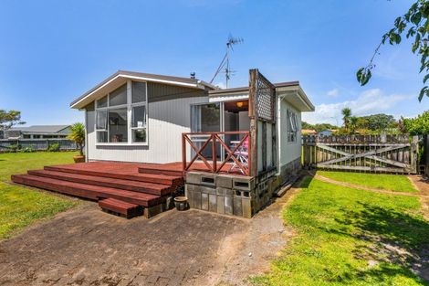 Photo of property in 5 Newbury Place, Waitara, 4320