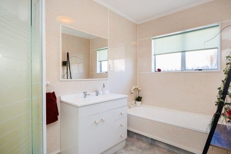 Photo of property in 12 Lancewood Lane, Roslyn, Palmerston North, 4414