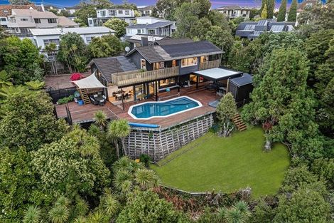 Photo of property in 8 Aberdeen Road, Campbells Bay, Auckland, 0620