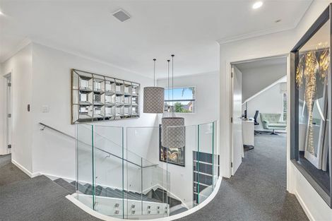 Photo of property in 8 Mansion Court, West Harbour, Auckland, 0618