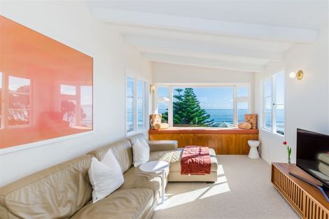 Photo of property in 37 Aperahama Street, Paekakariki, 5034