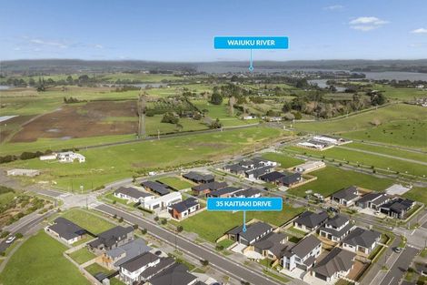 Photo of property in 35 Kaitiaki Drive, Clarks Beach, 2122