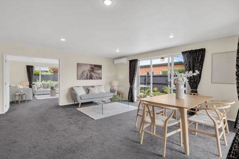 Photo of property in 3 Rosefield Lane, Northcote, Christchurch, 8052
