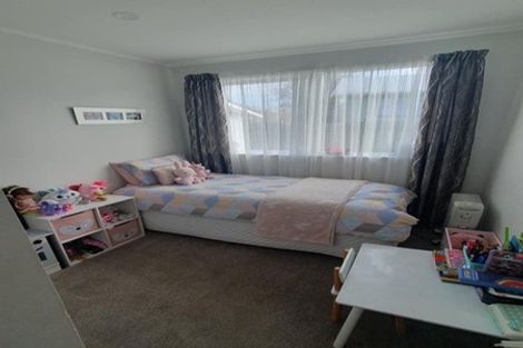 Photo of property in 33 Patts Avenue, Glendene, Auckland, 0602