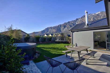 Photo of property in 8 Barn Road, Jacks Point, 9371