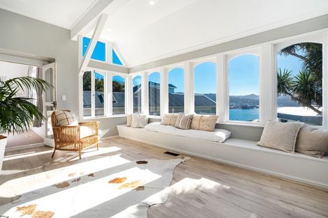 Photo of property in 2 The Crescent, Roseneath, Wellington, 6011