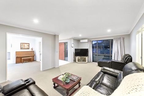 Photo of property in 8 Somerton Drive, Huntington, Hamilton, 3210