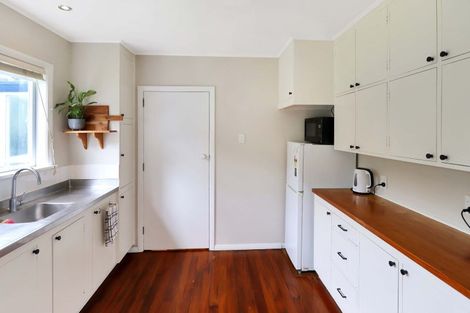 Photo of property in 15 Eldon Grove, Taita, Lower Hutt, 5019