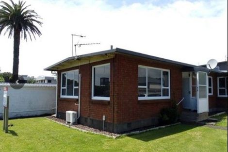 Photo of property in 1/378 Devon Street East, Strandon, New Plymouth, 4312