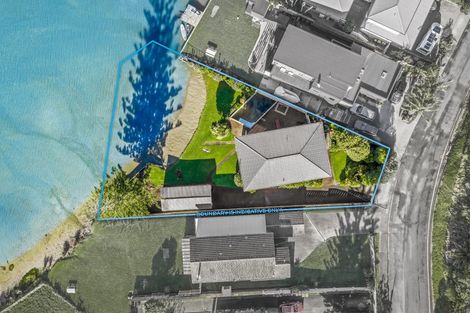 Photo of property in 17 Weranui Road, Waiwera, 0994