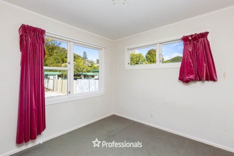Photo of property in 14 Molloys Road, Te Marua, Upper Hutt, 5018