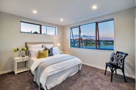 Photo of property in 5 Manawanui Way, Orewa, 0931