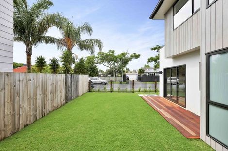Photo of property in 64u4 Banbury Crescent, Fairfield, Hamilton, 3214