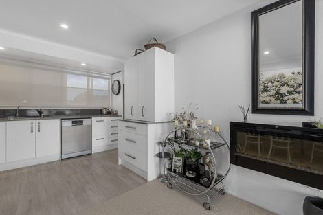 Photo of property in 3/22 Cliff Road, Tauranga, 3110