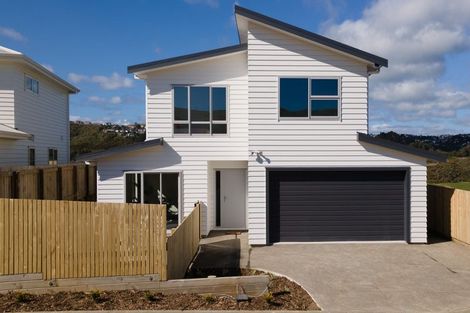 Photo of property in 9 Pine Hill Rise, Glenside, Wellington, 6037