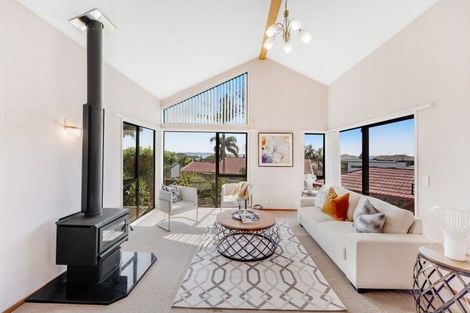 Photo of property in 6 Dorrington Place, Eastern Beach, Auckland, 2012