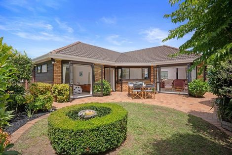 Photo of property in 2/12 Stratford Avenue, Milford, Auckland, 0620