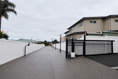 Photo of property in 21e Putini Road, Mangere Bridge, Auckland, 2022