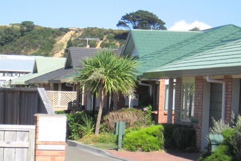 Photo of property in Miramar Villas, 11/6u Brussels Street, Miramar, Wellington, 6022