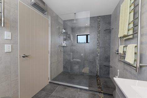 Photo of property in 155 Field Way, Waikanae Beach, Waikanae, 5036