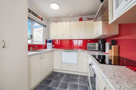 Photo of property in 204 Solar Road, Glen Eden, Auckland, 0602