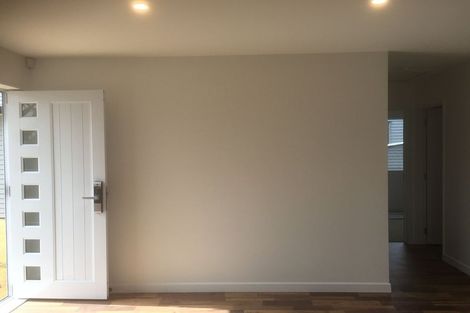 Photo of property in 2 Burgundy Park Avenue, Henderson, Auckland, 0612