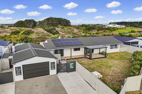 Photo of property in 29 Matakane Street, Waitarere Beach, Levin, 5510