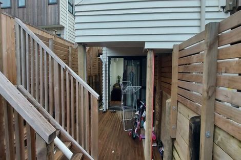 Photo of property in 20c Kohekohe Street, New Lynn, Auckland, 0600